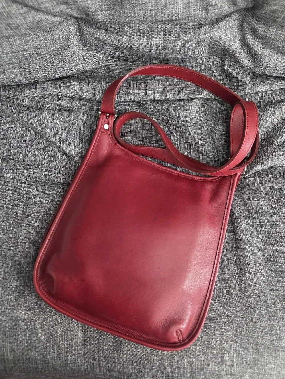 Coach 9135 Small Hippie Slim Crossbody Bag
